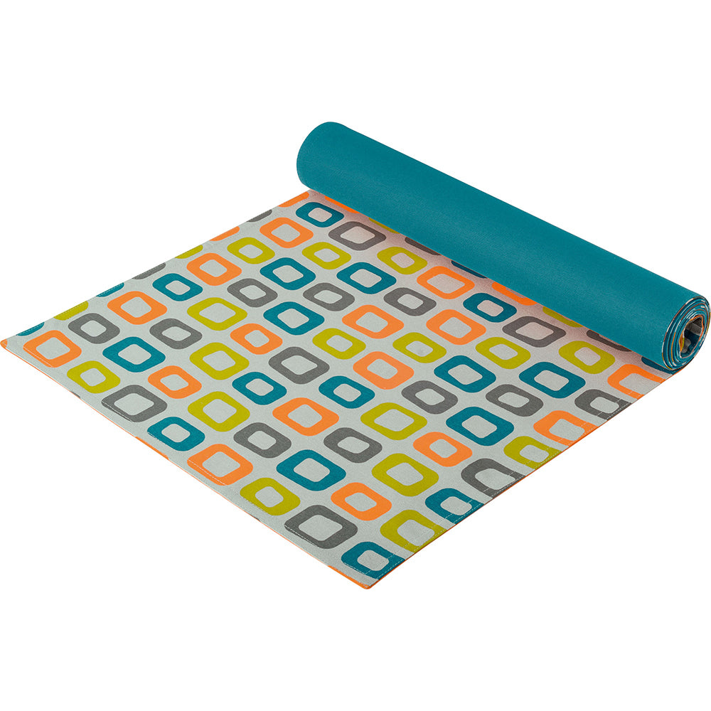 Quattro Retro Tablerunner